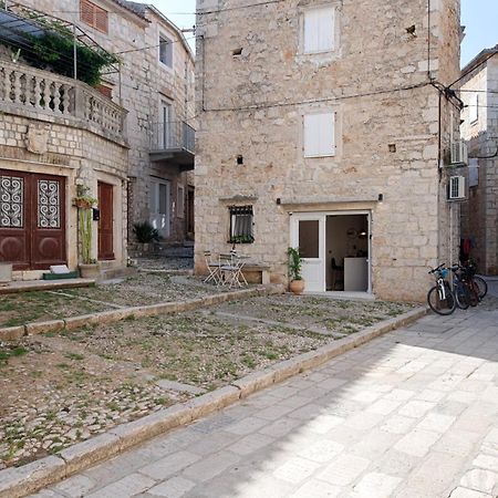 Apartment Kirinkin Vis Luaran gambar
